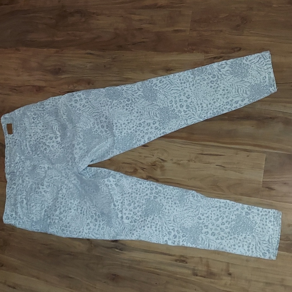 Seven7 Jeans - Picture 2 of 9